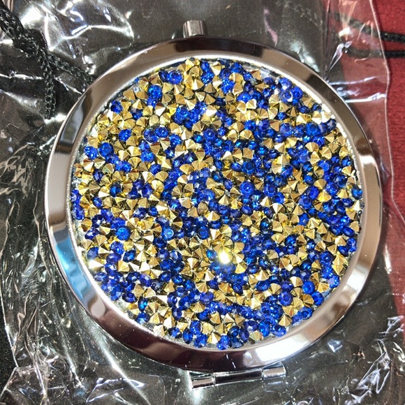 Glitter double compact mirror with black velvet dust bag. 2 colors pick one - Picture 3 of 6